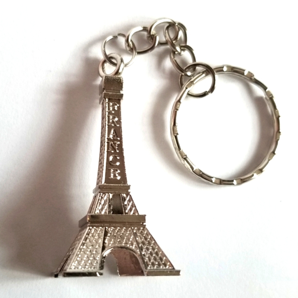 Eiffel Tower keychain Paris France silver tone key ring